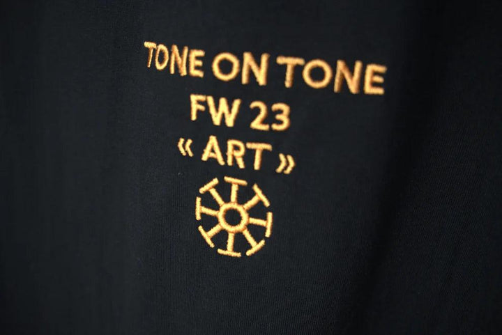 LUNIA BLACK OR WHITE T-SHIRT - Tone on Tone