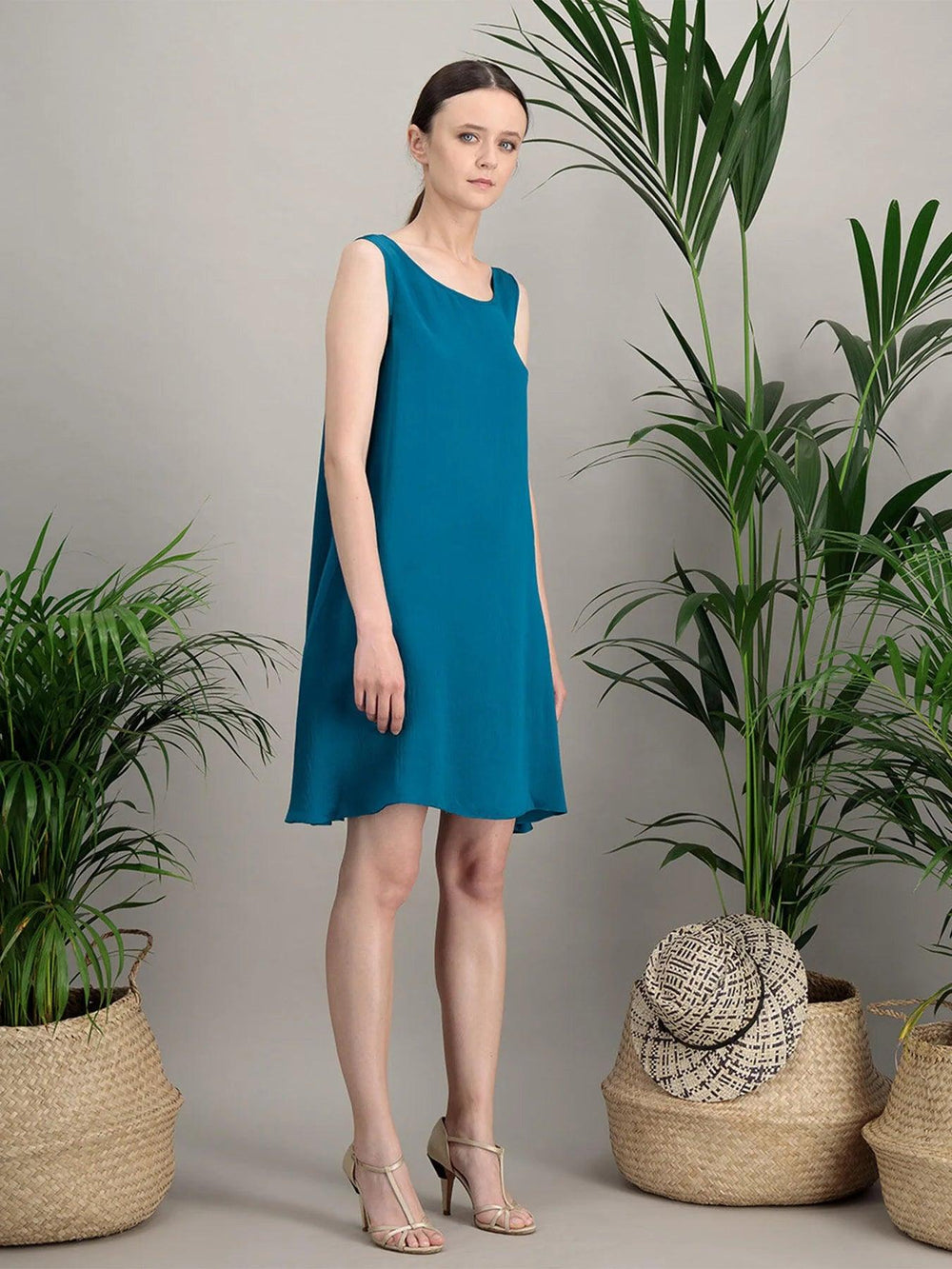 robe-cocktail-fluide-evase-soie-gaufree-bleu-canard-3_1_E-POP-MODE