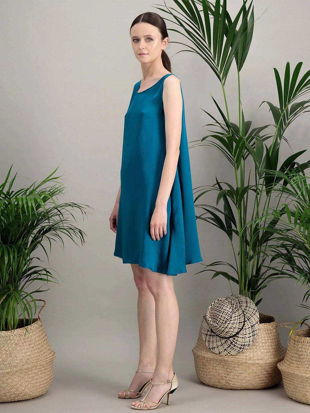 robe-cocktail-fluide-evase-soie-gaufree-bleu-canard-_E-POP-MODE